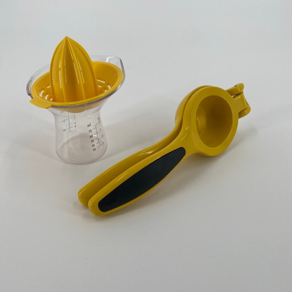 OXO yellow citrus juicers Set of 2 reamer and squeezer